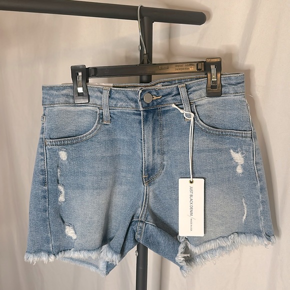 Just Black Pants - NWT JUST BLACK DENIM mid-rise mini distressed fray hem light denim